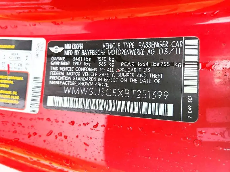 2011 MINI COOPER   