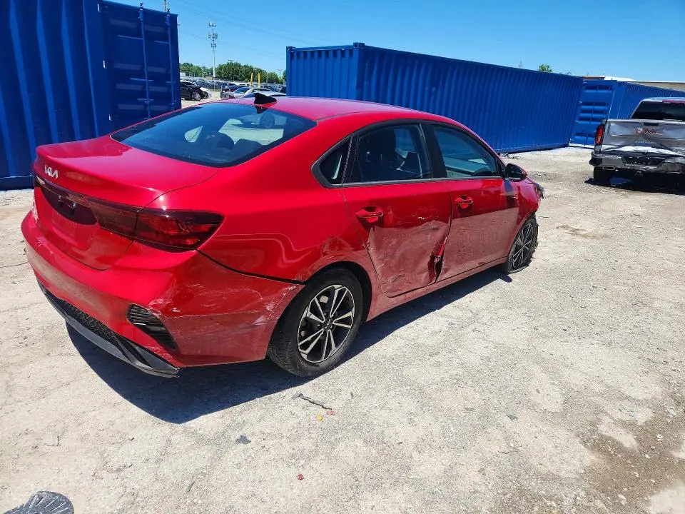 2024 KIA FORTE LXS  