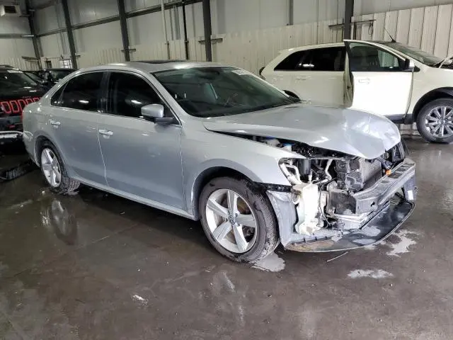 2013 VOLKSWAGEN PASSAT SE  