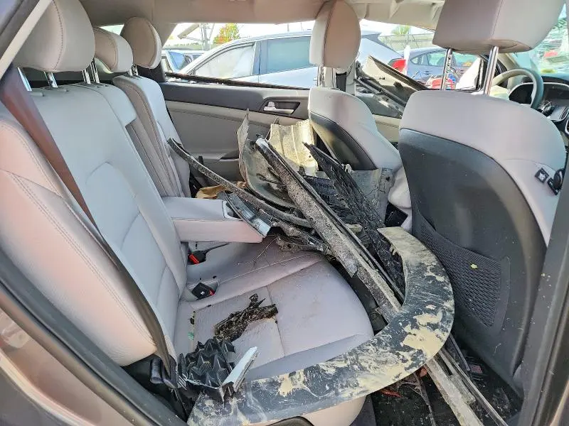 2020 HYUNDAI TUCSON SEL  