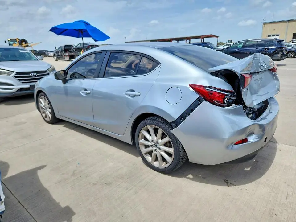 2017 MAZDA 3 TOURING  