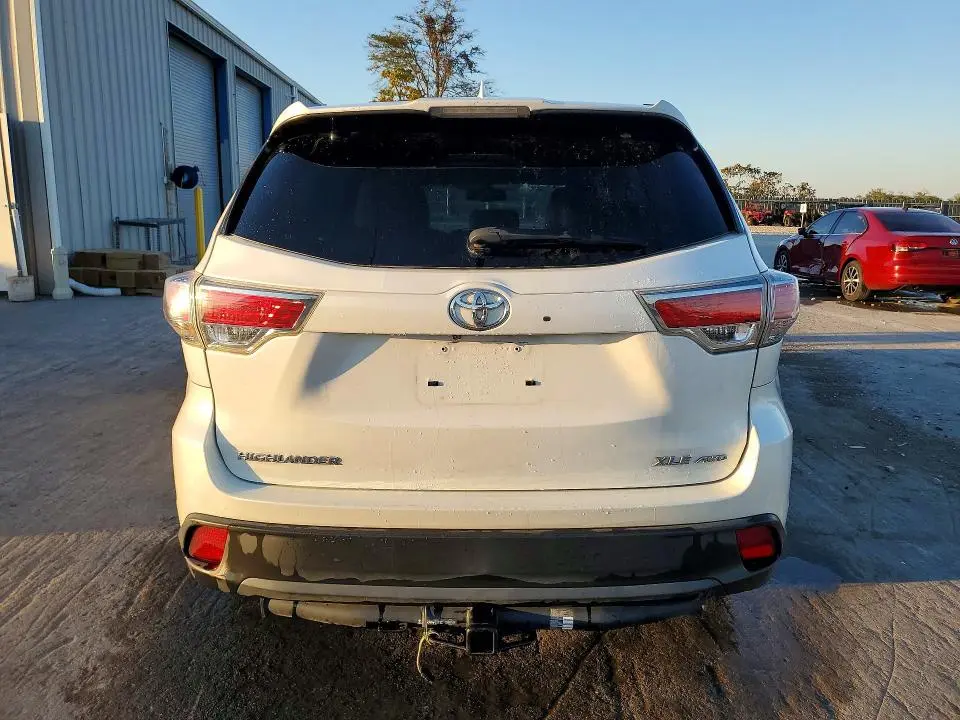 2016 TOYOTA HIGHLANDER XLE  