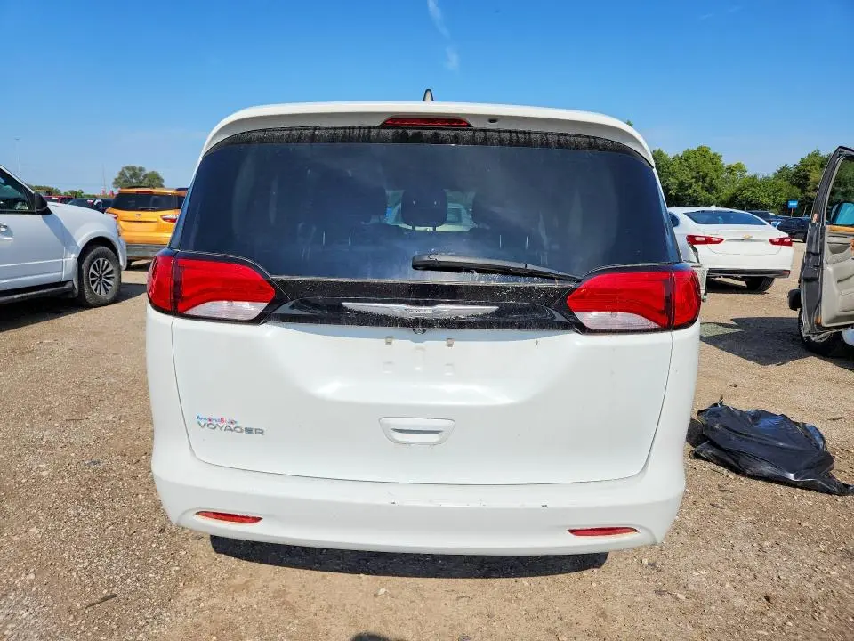 2022 CHRYSLER VOYAGER LX  