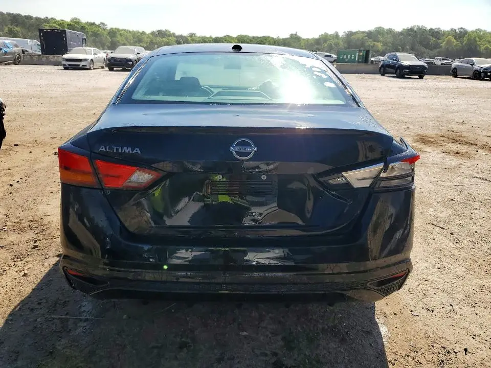 2025 NISSAN ALTIMA SV  