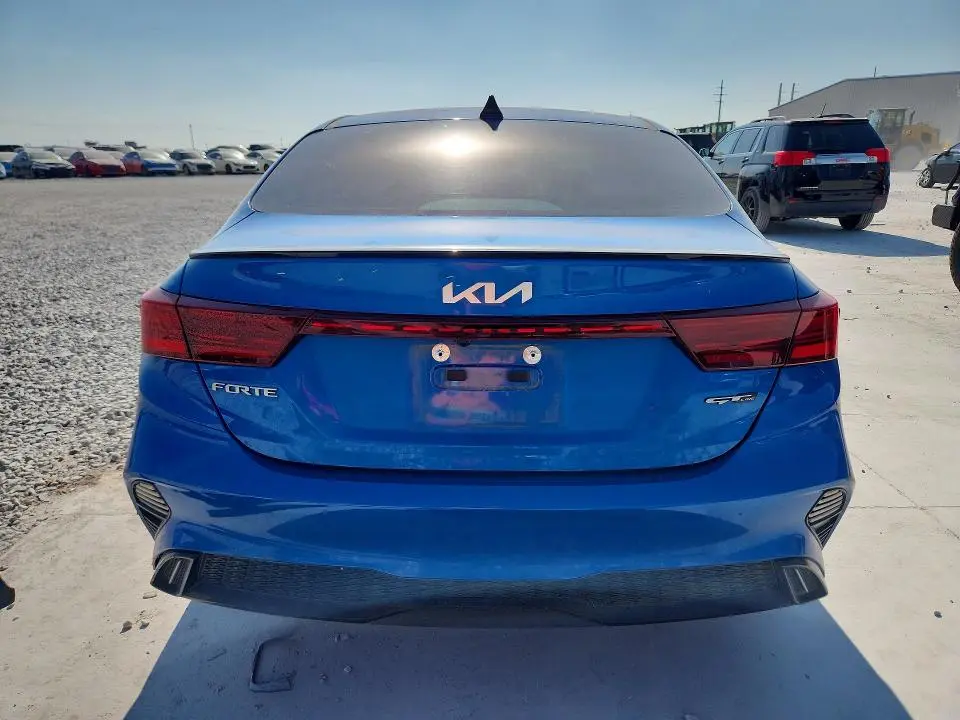 2024 KIA FORTE GT LINE  