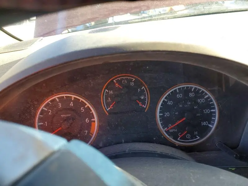 2014 NISSAN TITAN SV  