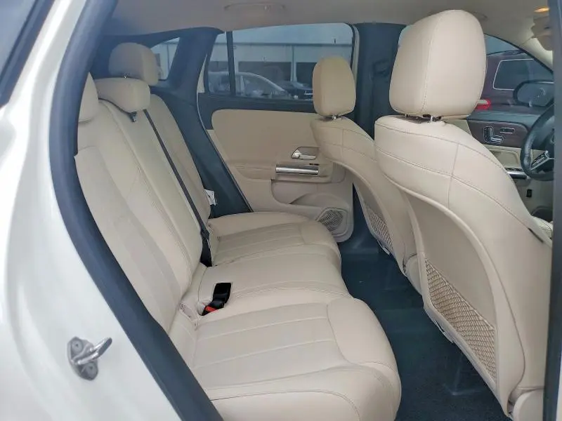 2021 MERCEDES-BENZ GLA 250 4MATIC  