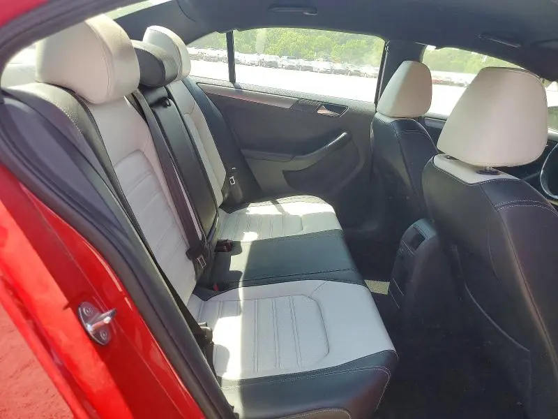 2016 VOLKSWAGEN JETTA SPORT  