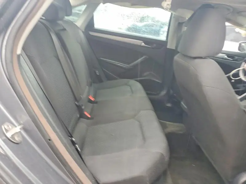 2015 VOLKSWAGEN PASSAT S  