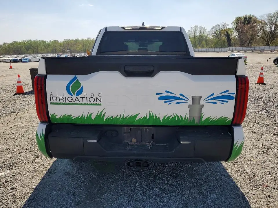2025 TOYOTA TUNDRA SR  