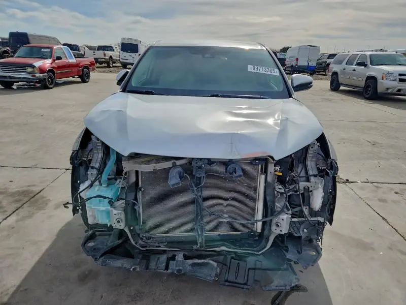 2018 TOYOTA HIGHLANDER LE  