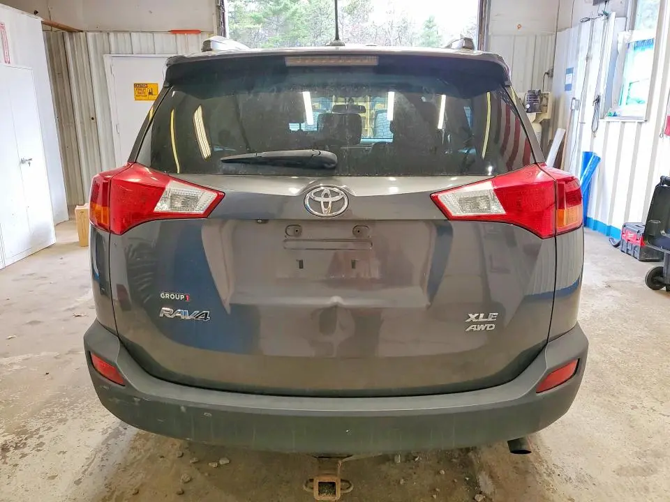 2015 TOYOTA RAV4 XLE  