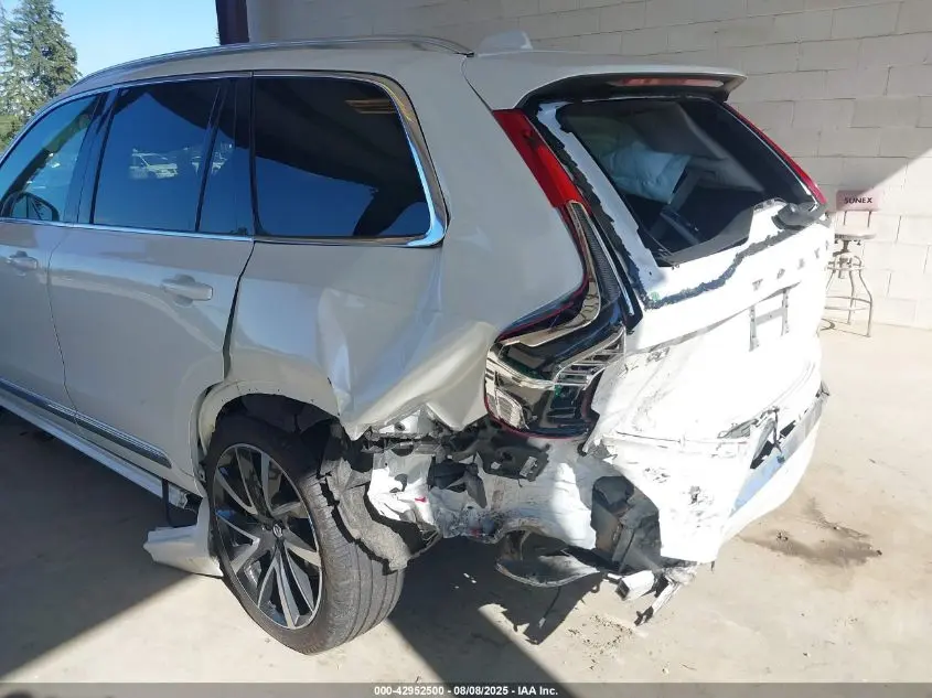 2023 VOLVO XC90 B5 PLUS