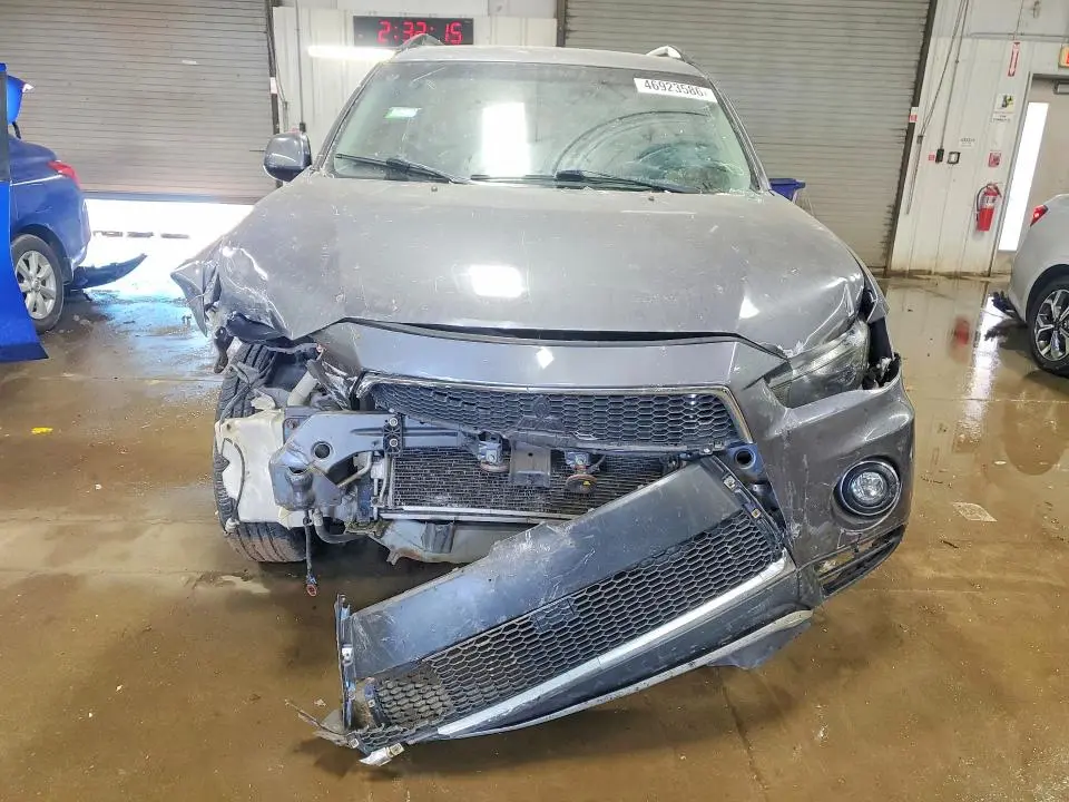 2010 MITSUBISHI OUTLANDER ES  