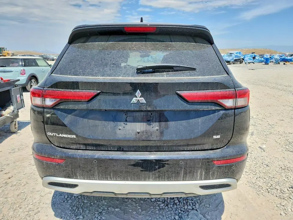 2024 MITSUBISHI OUTLANDER SE  