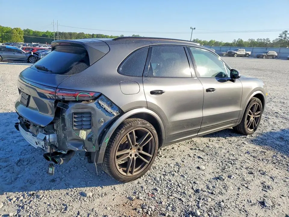 2019 PORSCHE CAYENNE   