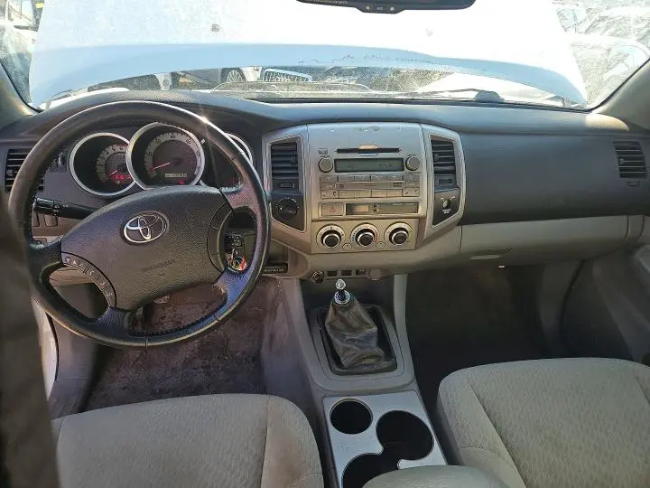 2011 TOYOTA TACOMA V6  