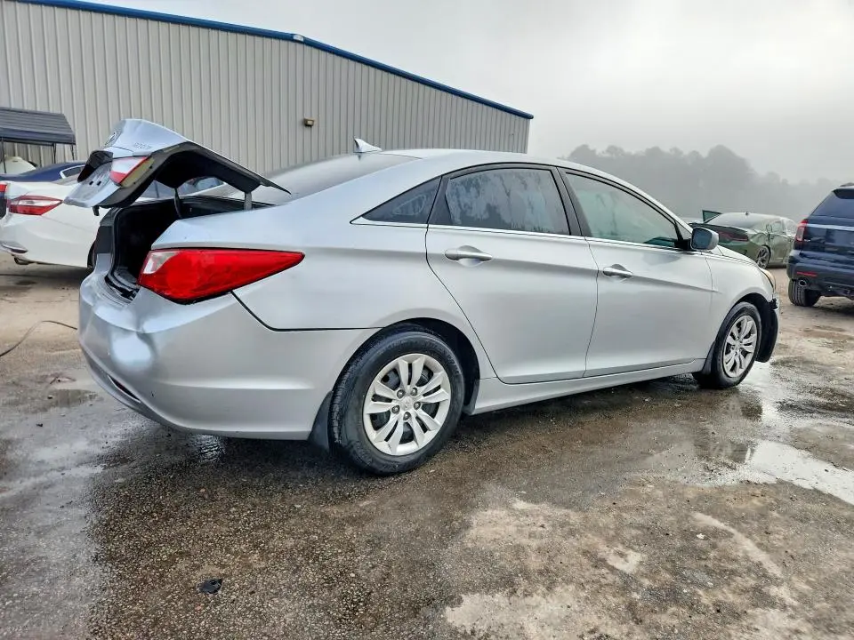 2011 HYUNDAI SONATA GLS  