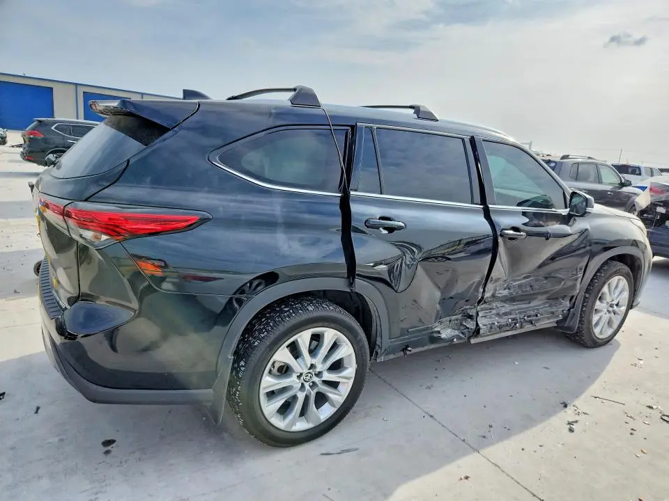 2022 TOYOTA HIGHLANDER LIMITED  