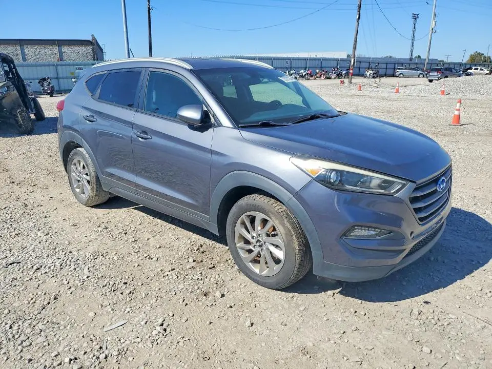 2016 HYUNDAI TUCSON SE  