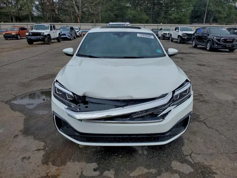 2022 VOLKSWAGEN PASSAT R-LINE  