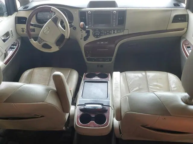 2011 TOYOTA SIENNA XLE  
