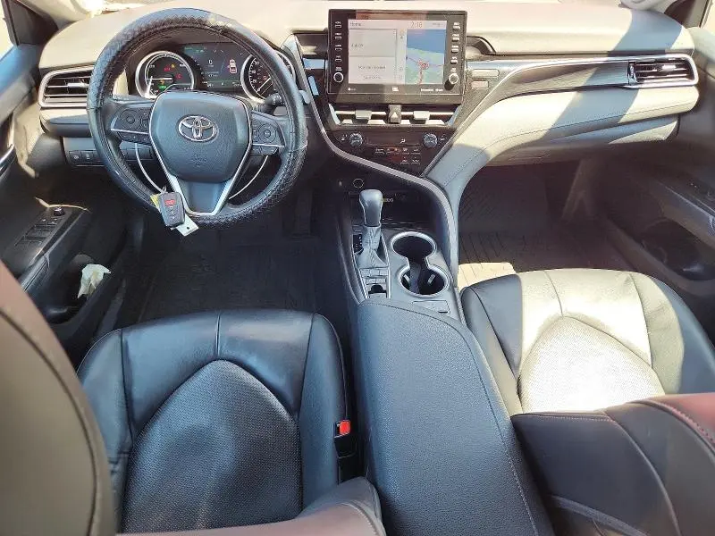 2022 TOYOTA CAMRY XLE  