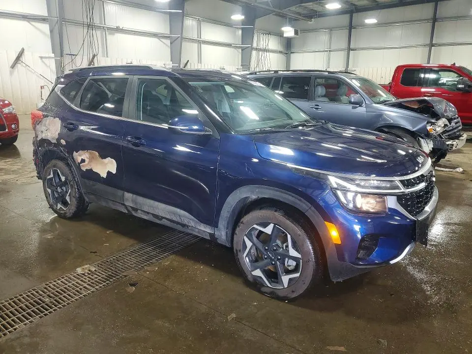 2024 KIA SELTOS EX  