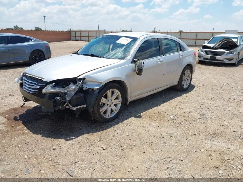 2012 CHRYSLER 200 LX