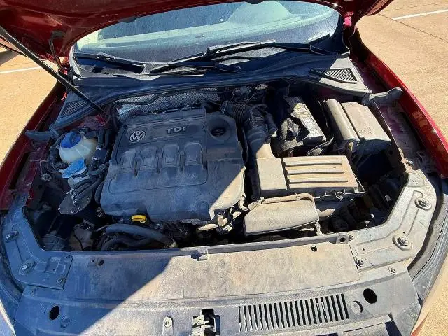 2015 VOLKSWAGEN PASSAT SE  