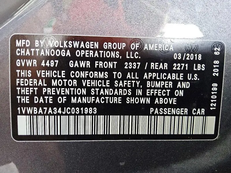 2018 VOLKSWAGEN PASSAT SE  