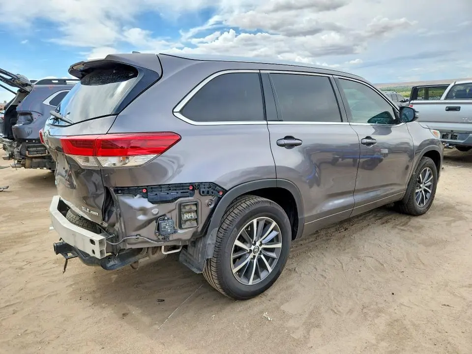 2018 TOYOTA HIGHLANDER XLE  