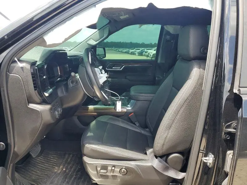 2024 CHEVROLET SILVERADO K1500 LT  