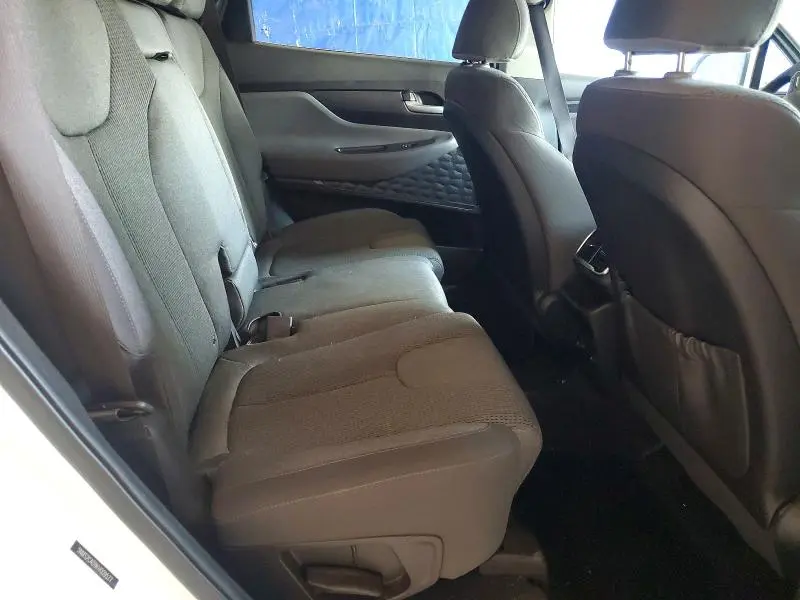 2019 HYUNDAI SANTA FE SE  