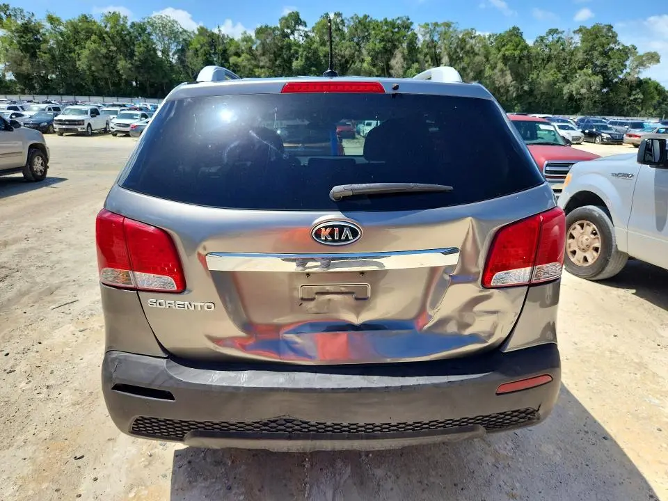 2013 KIA SORENTO LX  