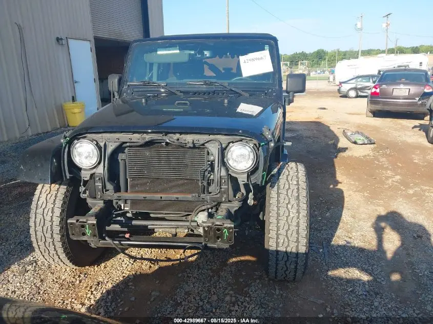 2017 JEEP WRANGLER UNLIMITED SAHARA 4X4