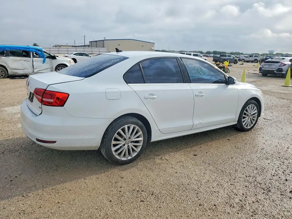 2015 VOLKSWAGEN JETTA SE  