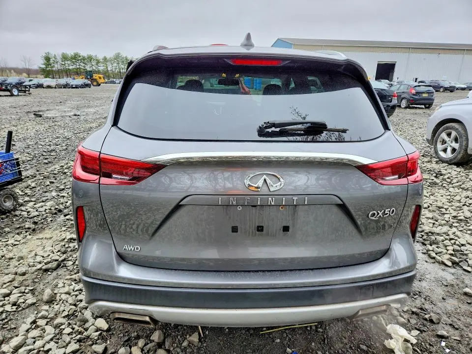 2019 INFINITI QX50 LUXE  