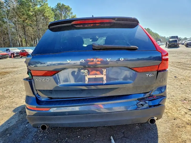 2018 VOLVO XC60 T6 MOMENTUM  