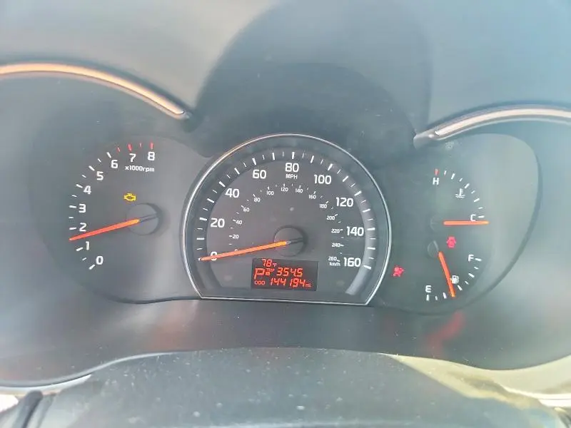 2014 KIA SORENTO LX  