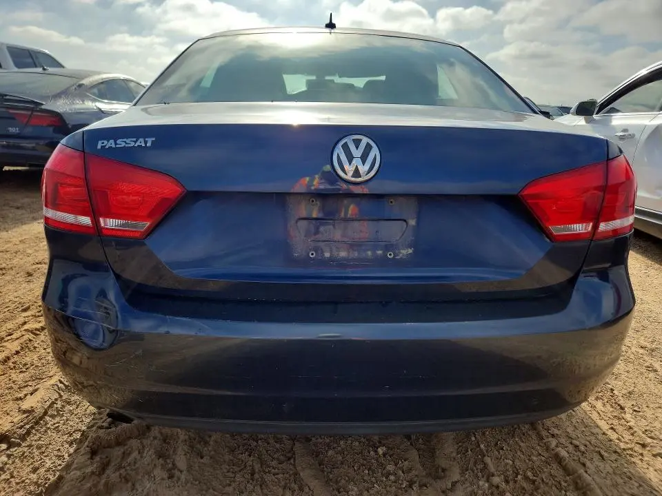 2013 VOLKSWAGEN PASSAT S  