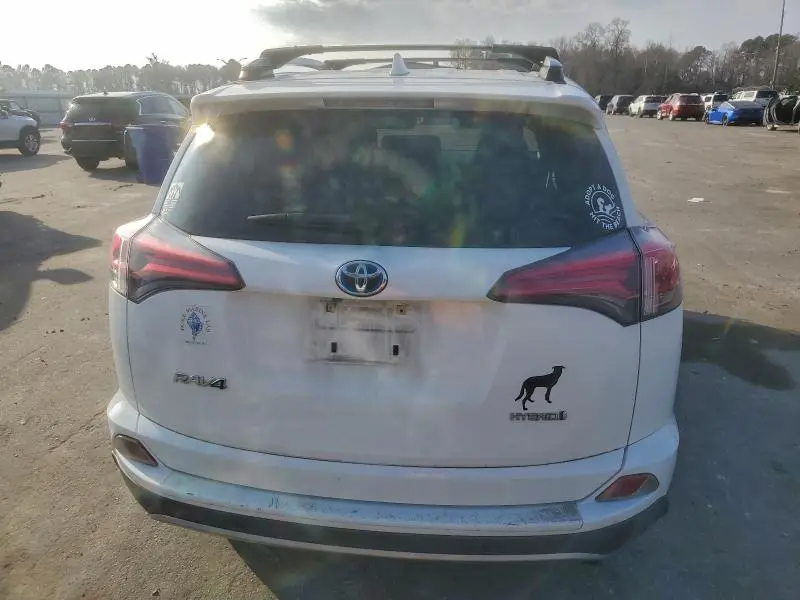 2018 TOYOTA RAV4 HV LE  