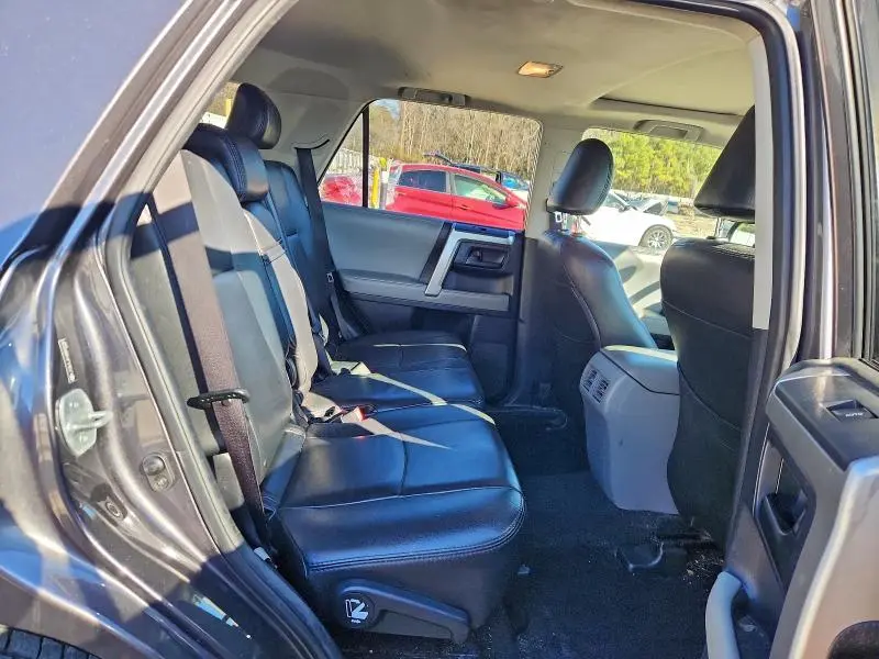 2011 TOYOTA 4RUNNER SR5  