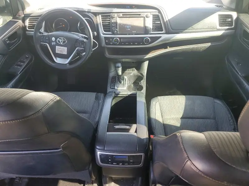 2016 TOYOTA HIGHLANDER LE PLUS  