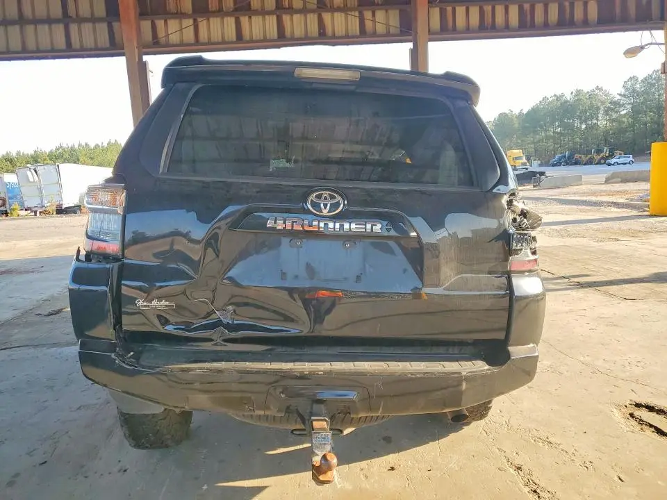 2023 TOYOTA 4RUNNER SR5  
