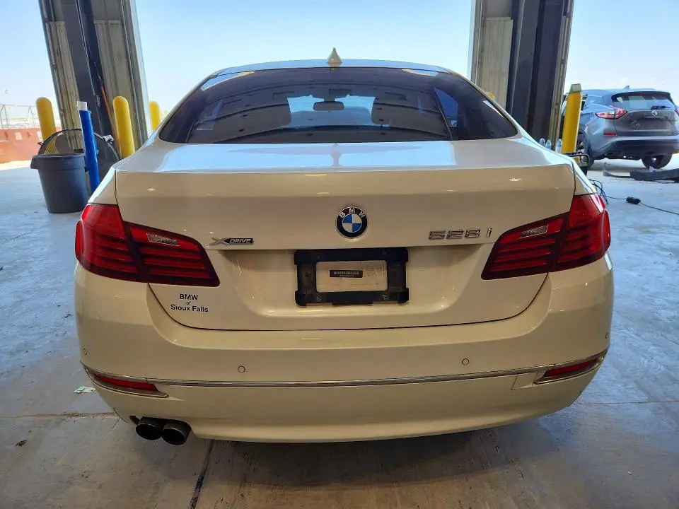 2016 BMW 528 XI  