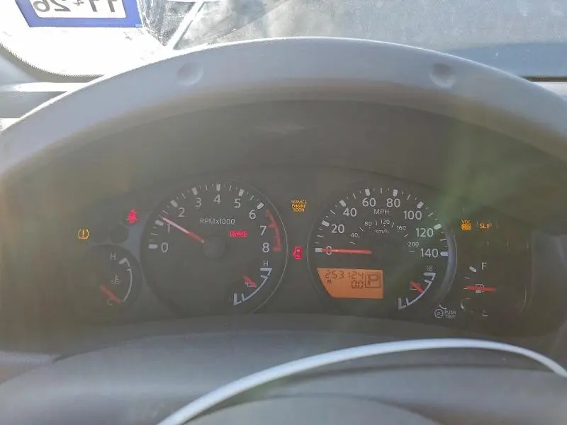 2010 NISSAN FRONTIER CREW CAB SE  