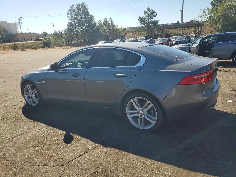 2017 JAGUAR XE PRESTIGE  