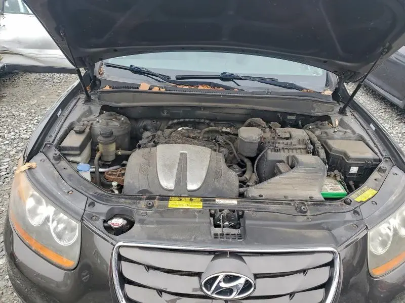 2011 HYUNDAI SANTA FE SE  