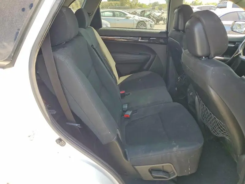 2014 KIA SORENTO LX  